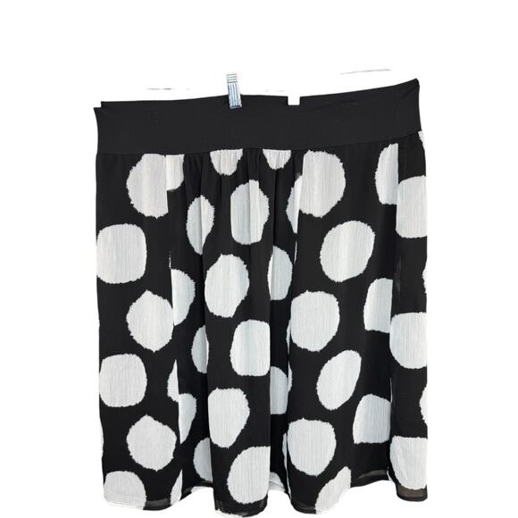 Lane Bryant Women's 20 Black White Polka Dot Flare Knee Length Skirt Stretch - Picture 6 of 7